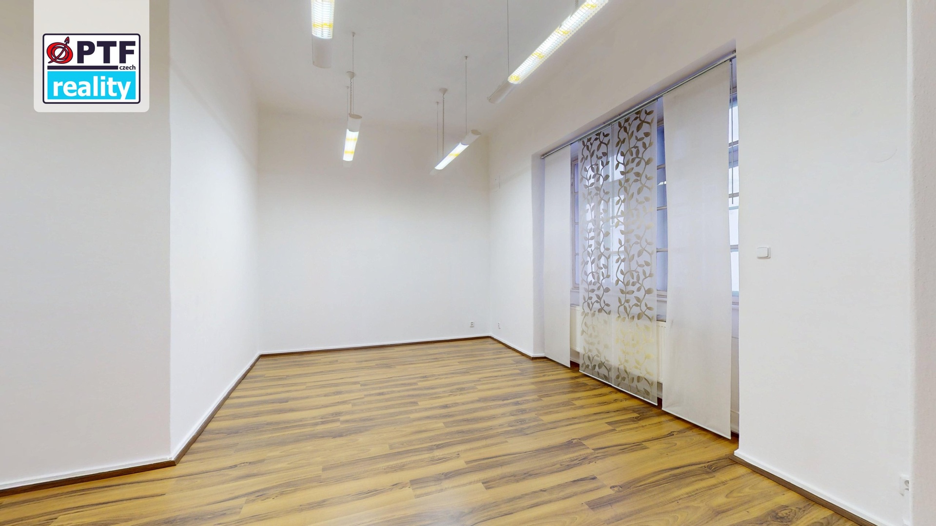 Pronájem reprezentativních prostor k podnikání, 60 m² – Plzeň, Dominikánská ulice - foto 3