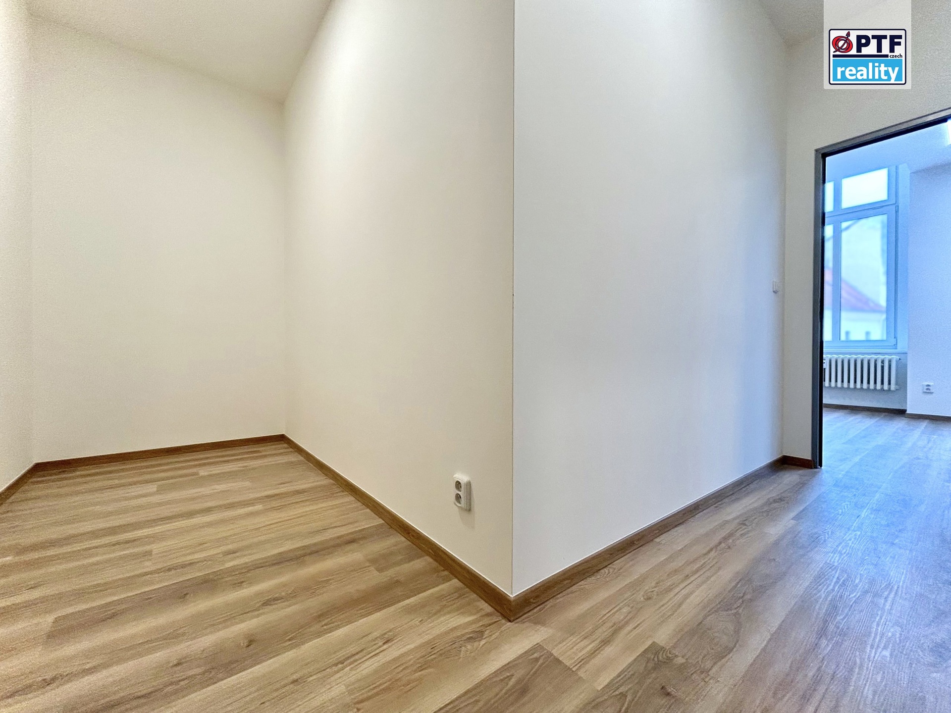 Pronájem krásného ateliéru v centru Nepomuku - foto 4