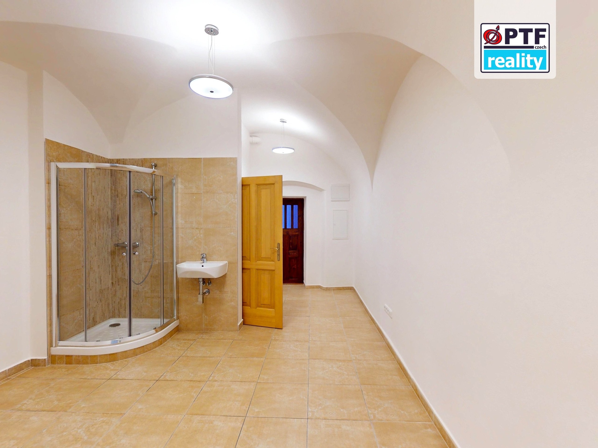Pronájem nebytového prostoru 25 m² – přízemí v centru města, s vlastním vstupem - foto 4