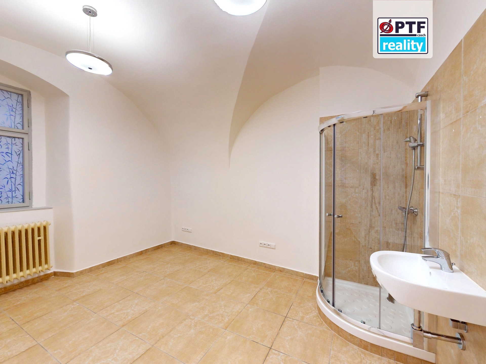 Pronájem nebytového prostoru 25 m² – přízemí v centru města, s vlastním vstupem - foto 9
