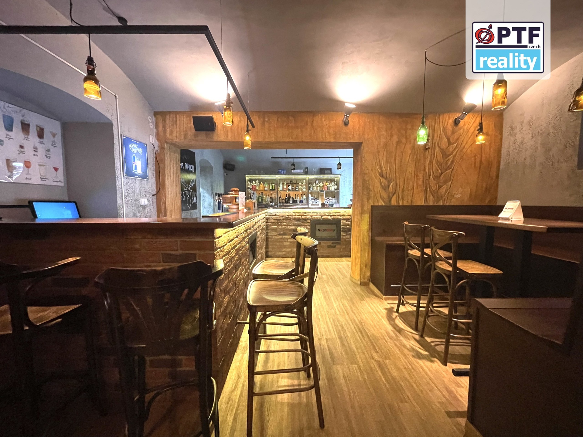 Pronájem zavedeného baru v centru, 102 m² - Plzeň - foto 1