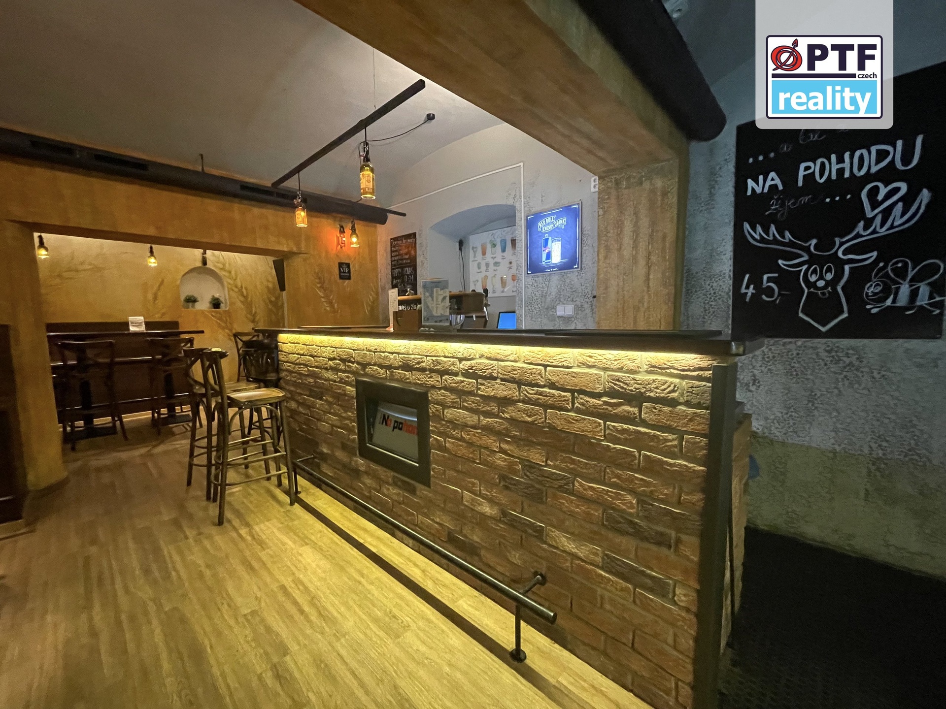 Pronájem zavedeného baru v centru, 102 m² - Plzeň - foto 2